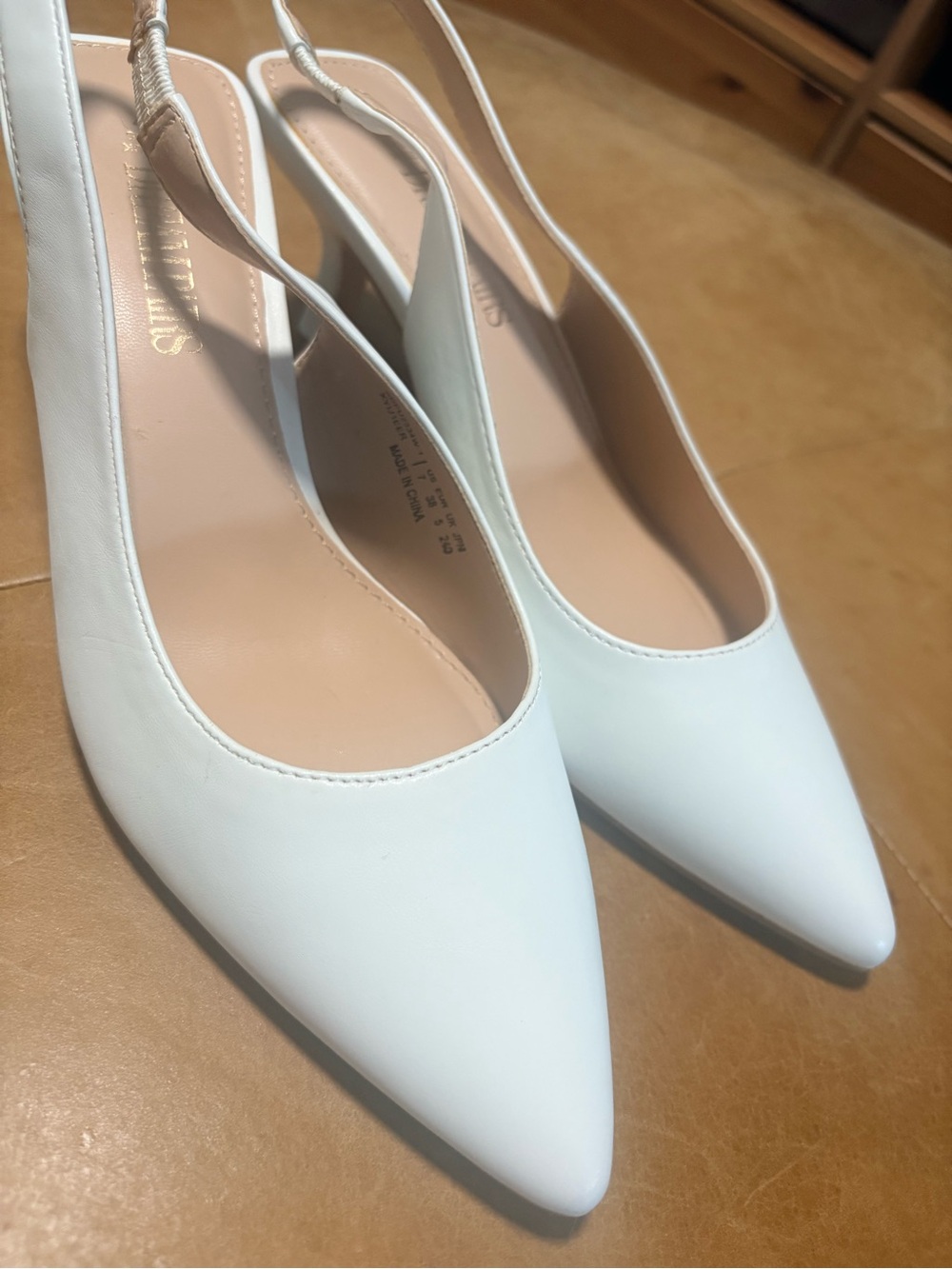 Pointed-Toe White Slingback Kitten Heels - Picture 6 of 7